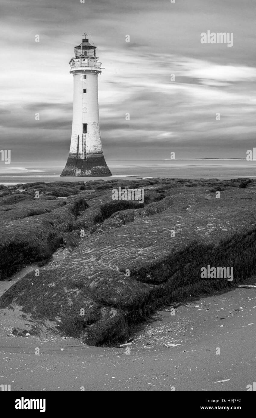 Il faro di Fort Persico, New Brighton, Wirral, Regno Unito. Prese con un 10stop filtro grad Foto Stock