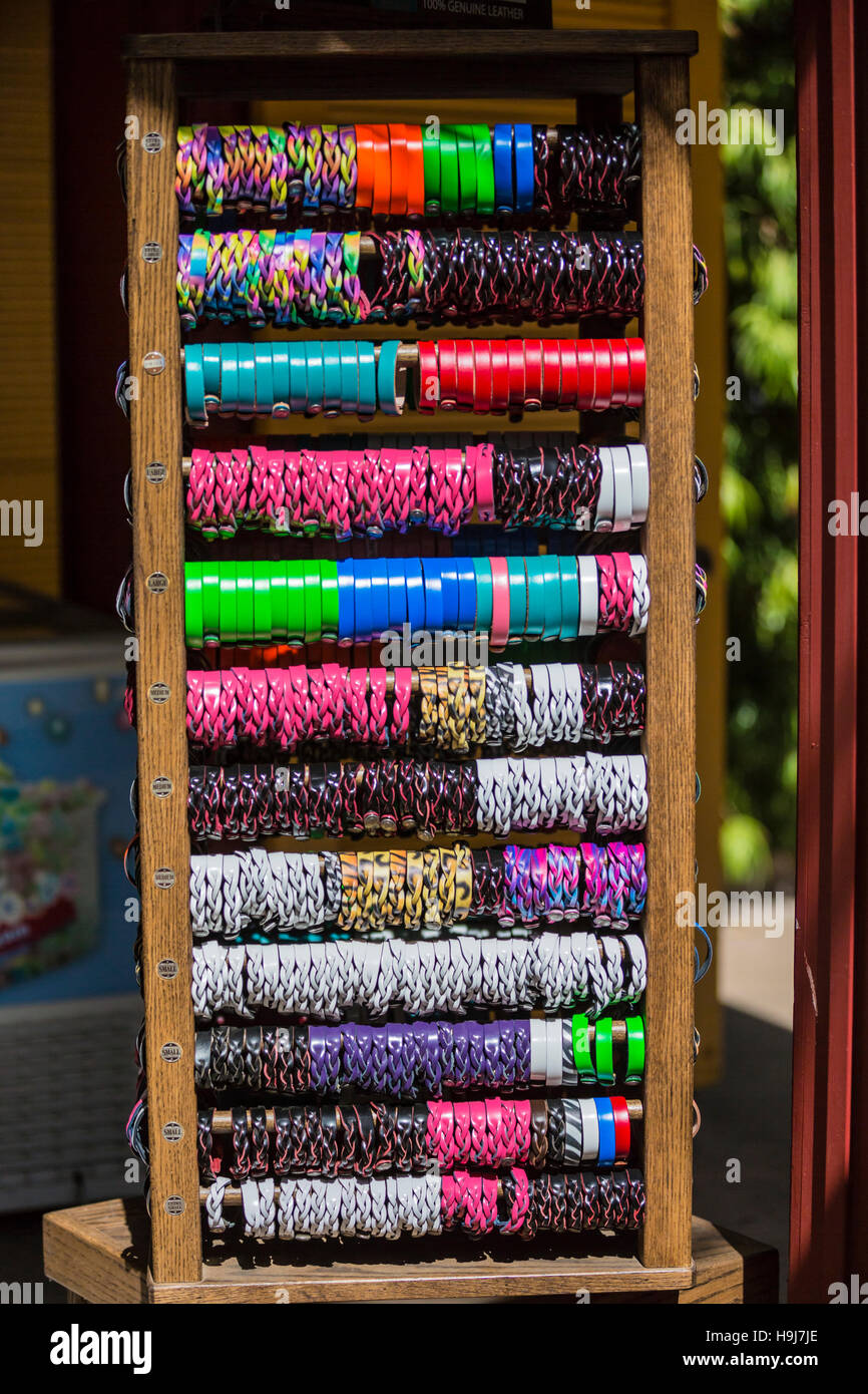 Bracciali in vendita presso il San Diego Zoo safari park Foto Stock