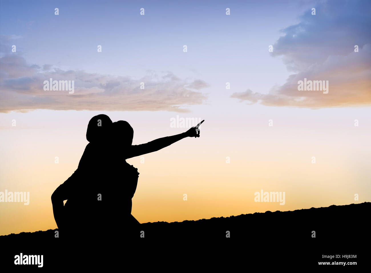 Immagine composita del ritratto di uomo sorridente che trasportano donna Foto Stock