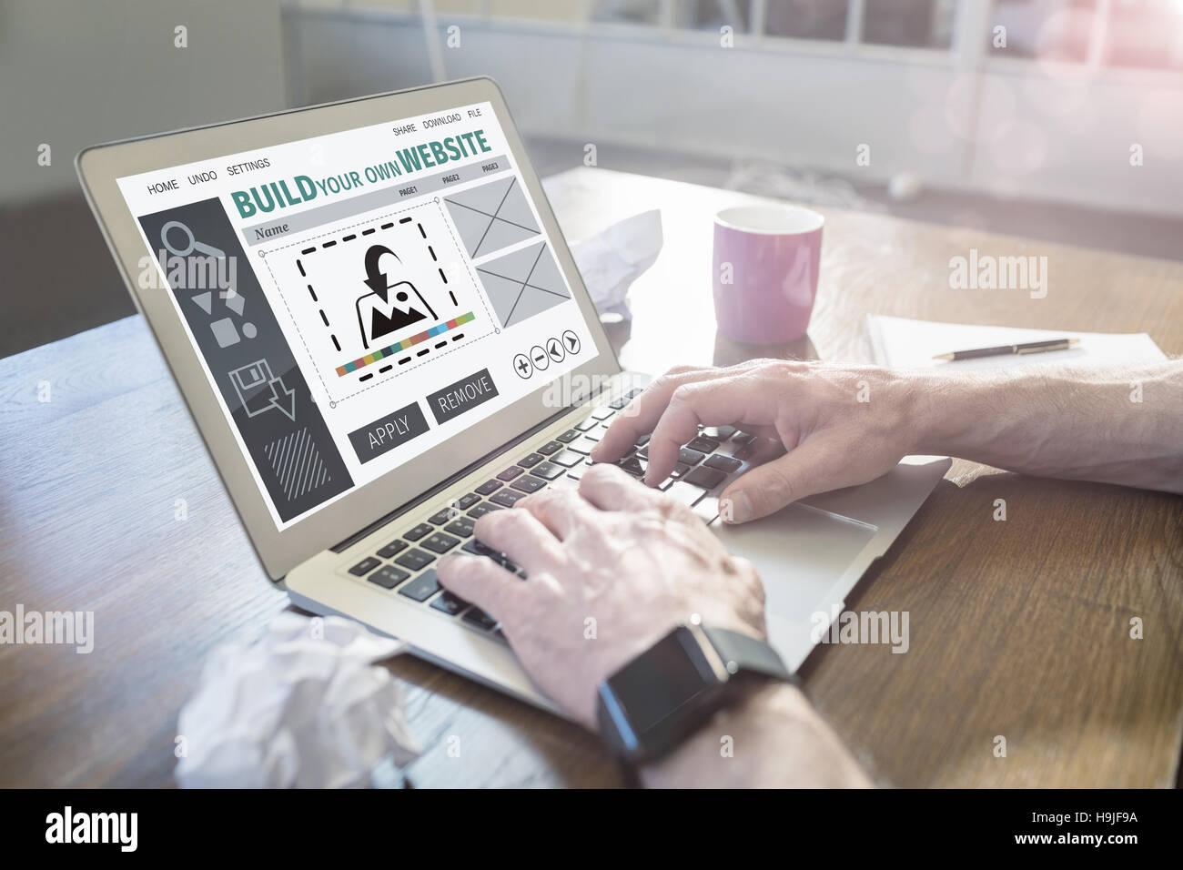 Immagine composita di immagine composita di costruire interfaccia del sito web Foto Stock