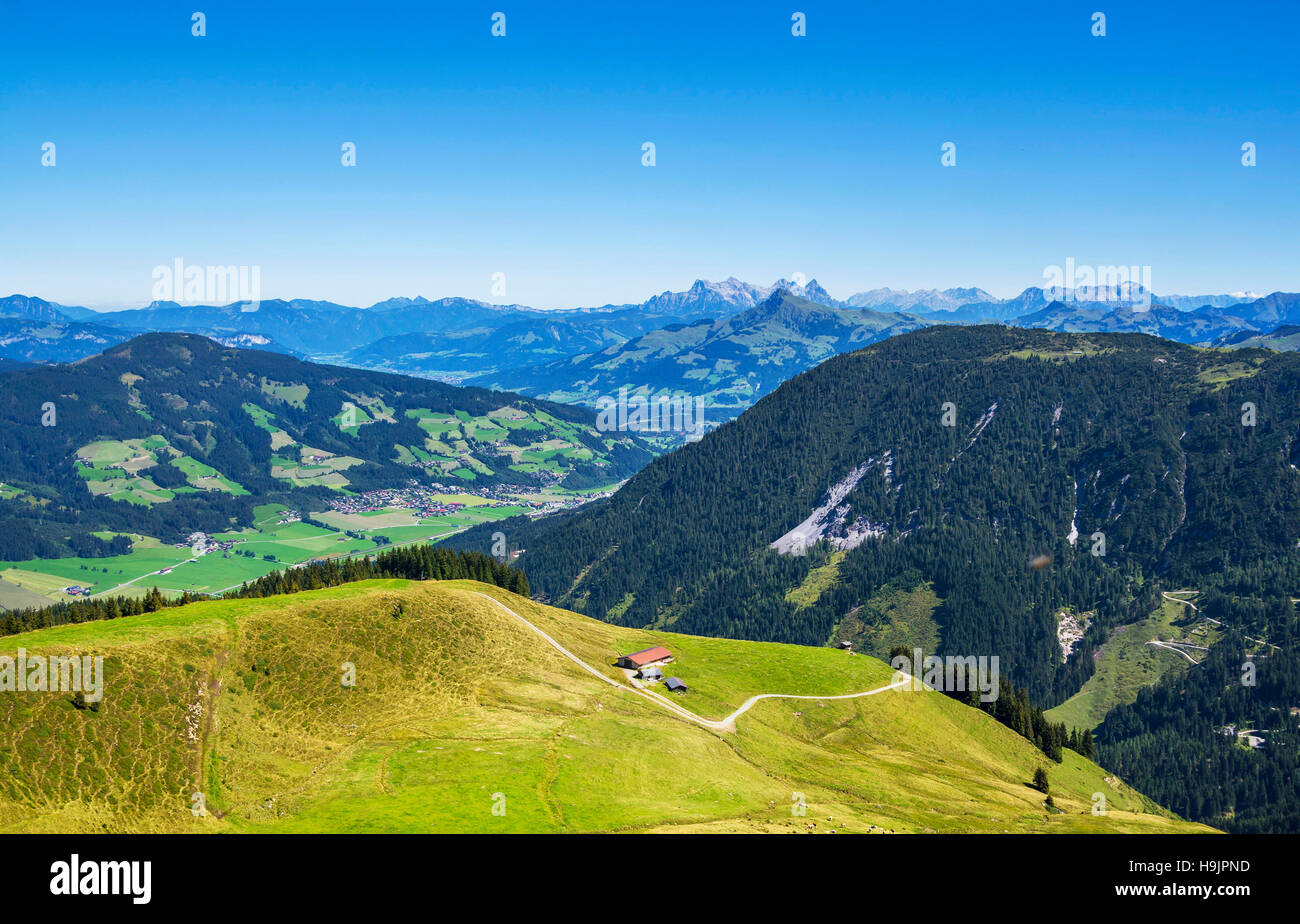 Bella valle di Brixen e Kitzbuhel Alpi, Tirolo, Austria Foto Stock