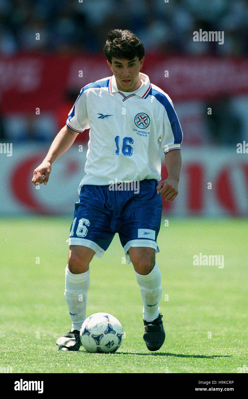 Julio enciso calcio immagini e fotografie stock ad alta risoluzione - Alamy