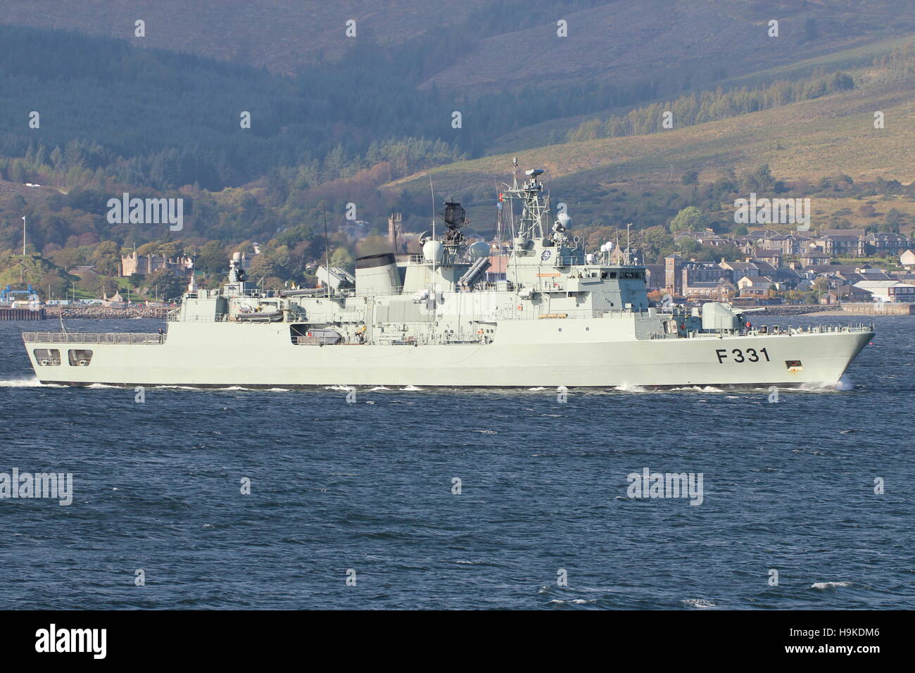 NRP Alvares Cabral (F331), un Vasco da Gama-classe fregata della marina portoghese, sul suo arrivo per esercitare congiuntamente il guerriero 16-2. Foto Stock