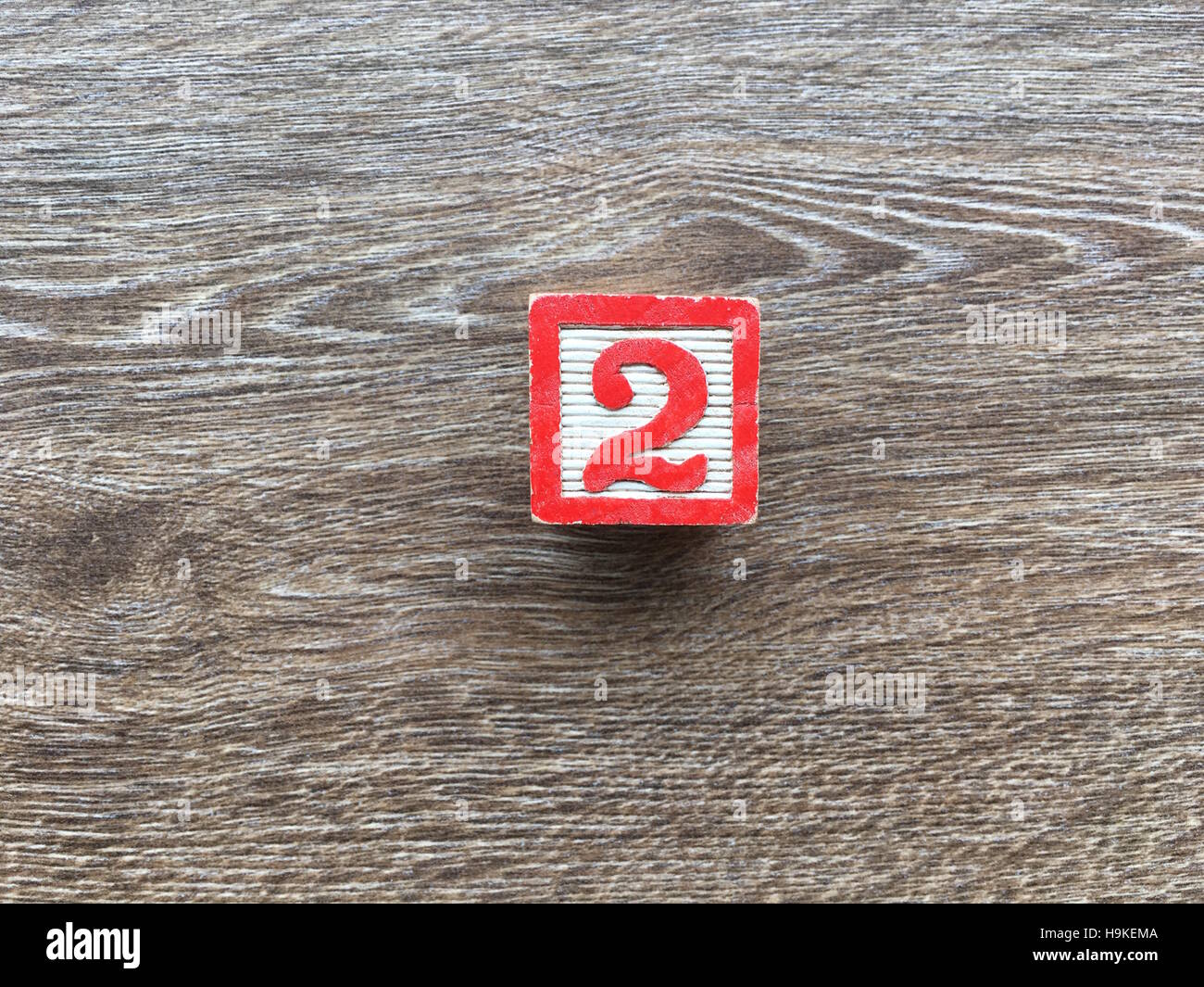 Cubo di legno o di blocco con il numero 2 Foto Stock