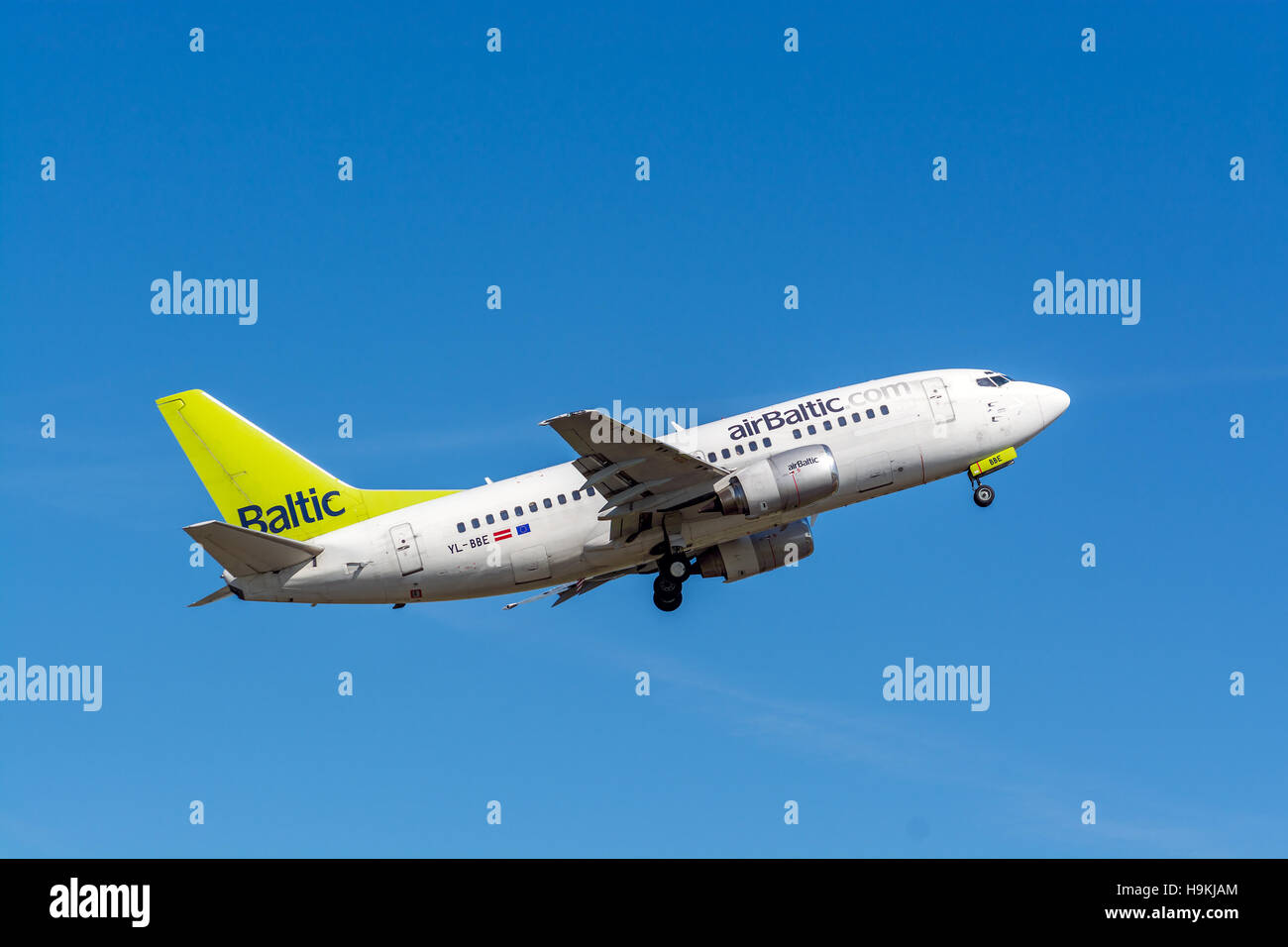 Air Baltic Airlines Boeing-747 lasciando Riga Aeroporto Internazionale della Lettonia Foto Stock