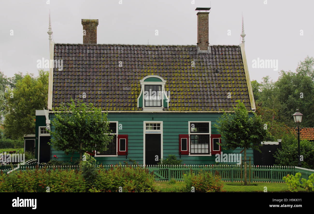 Una pittoresca casa a Zaanse Shans Paesi Bassi immagine con spazio copia in formato orizzontale Foto Stock