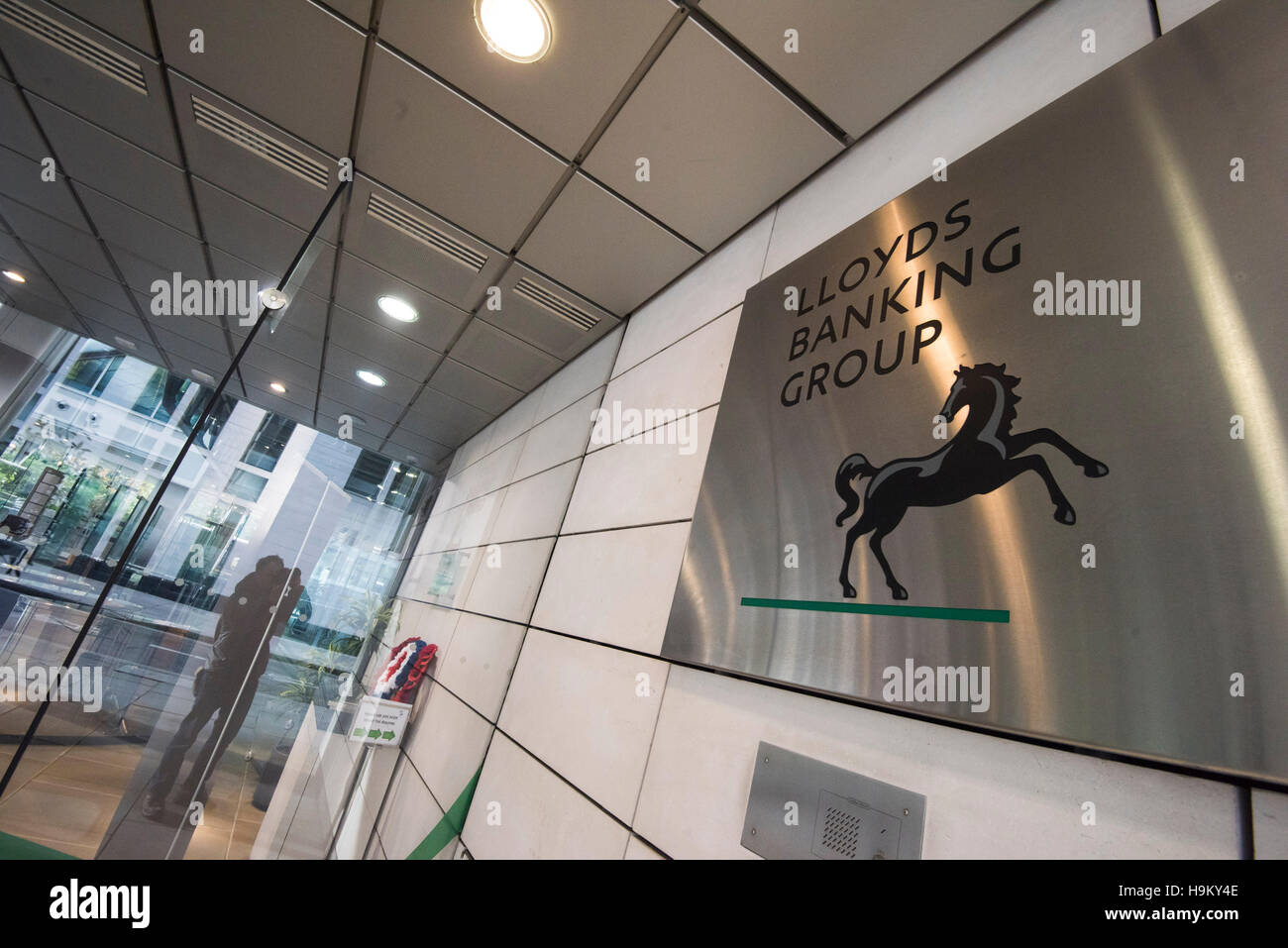 Vista generale di Lloyds Banking Group di Londra, sede centrale nella città di Londra. La banca è uno dei numerosi dice per pianificare una mossa a Francoforte dopo la decisione del Regno Unito di abbandonare l'Unione europea. Stampa foto di associazione. Picture Data: venerdì 18 novembre, 2016. Foto di credito dovrebbe leggere: Matt STANLEY A. CROSSICK/PA FILO Foto Stock