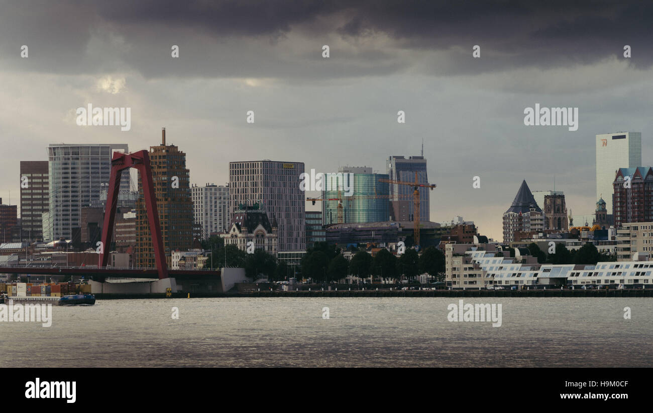 Williemsbrug e dal centro di Rotterdam Foto Stock