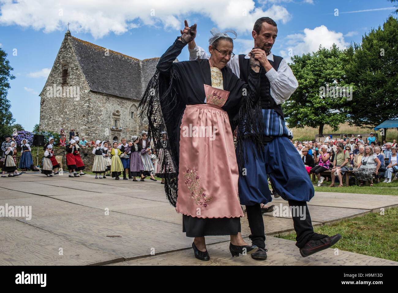 Il perdono (festival religioso) in Bretagna, Francia. Il perdono è un tipicamente Breton forma di pellegrinaggio e uno dei più tradizione Foto Stock