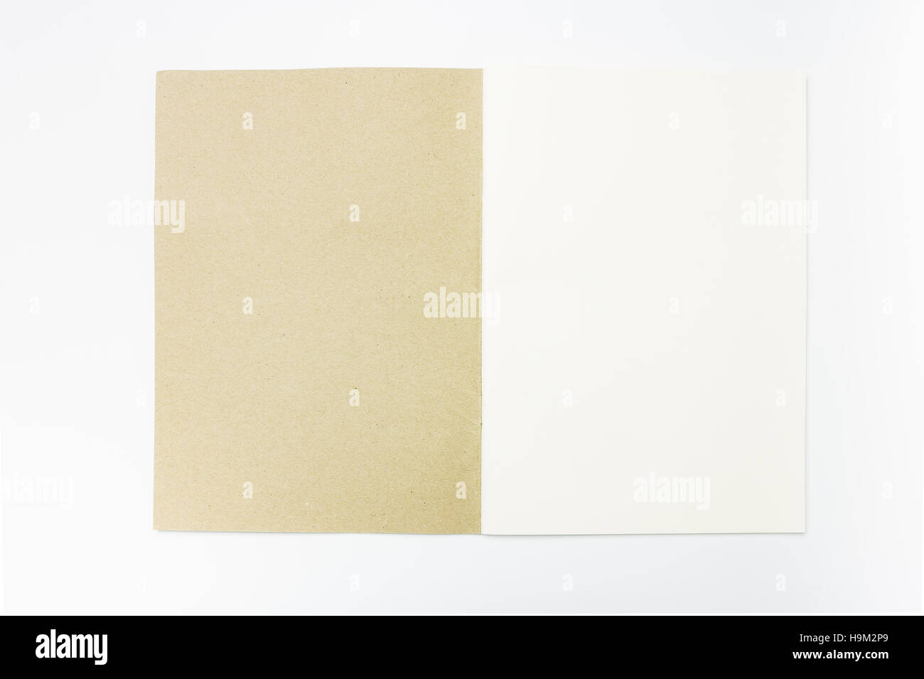 Notebook vuota su bianco Foto Stock