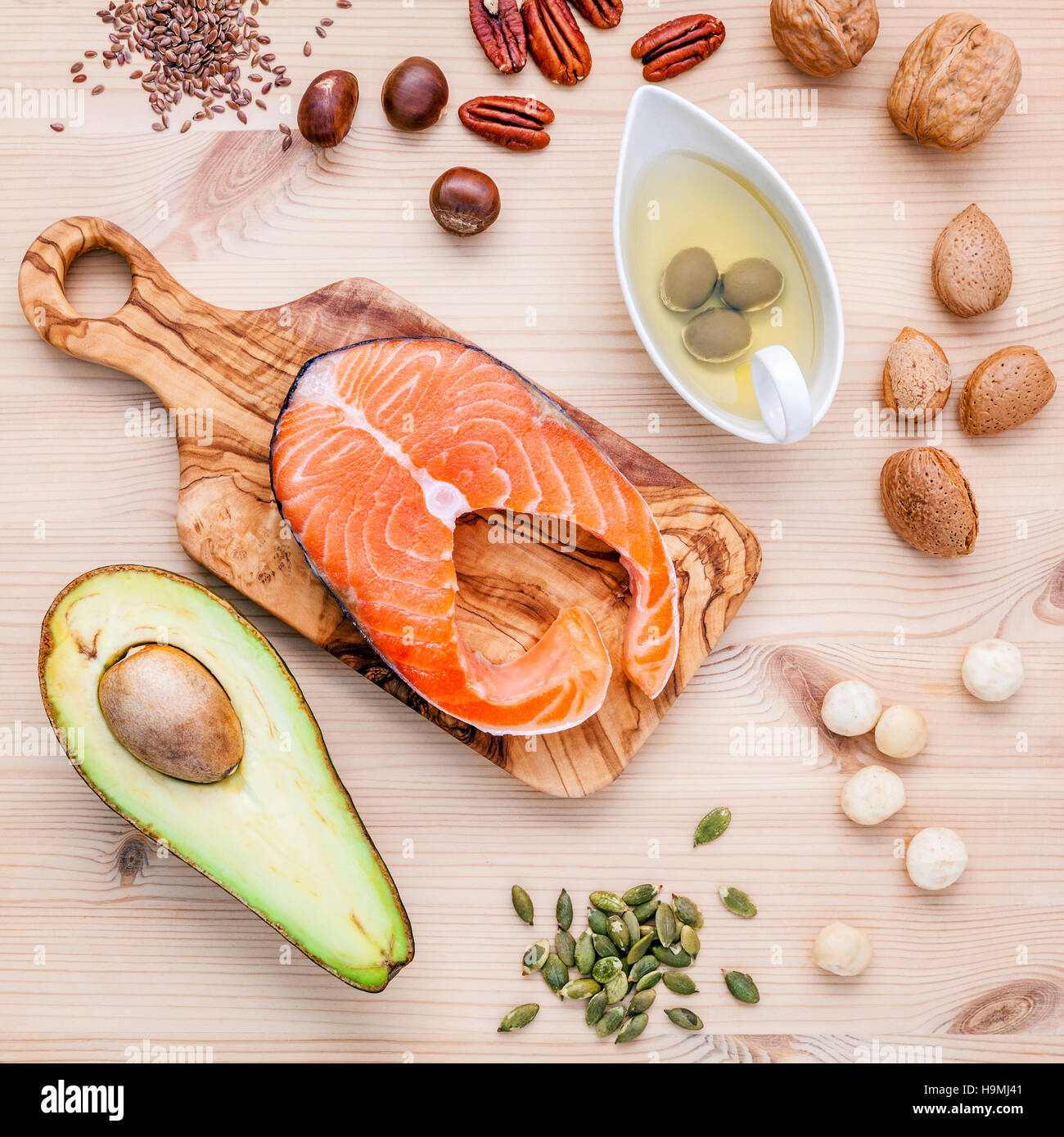 Selezione di fonti alimentari di omega 3 e di acidi grassi insaturi. Super fo Foto Stock
