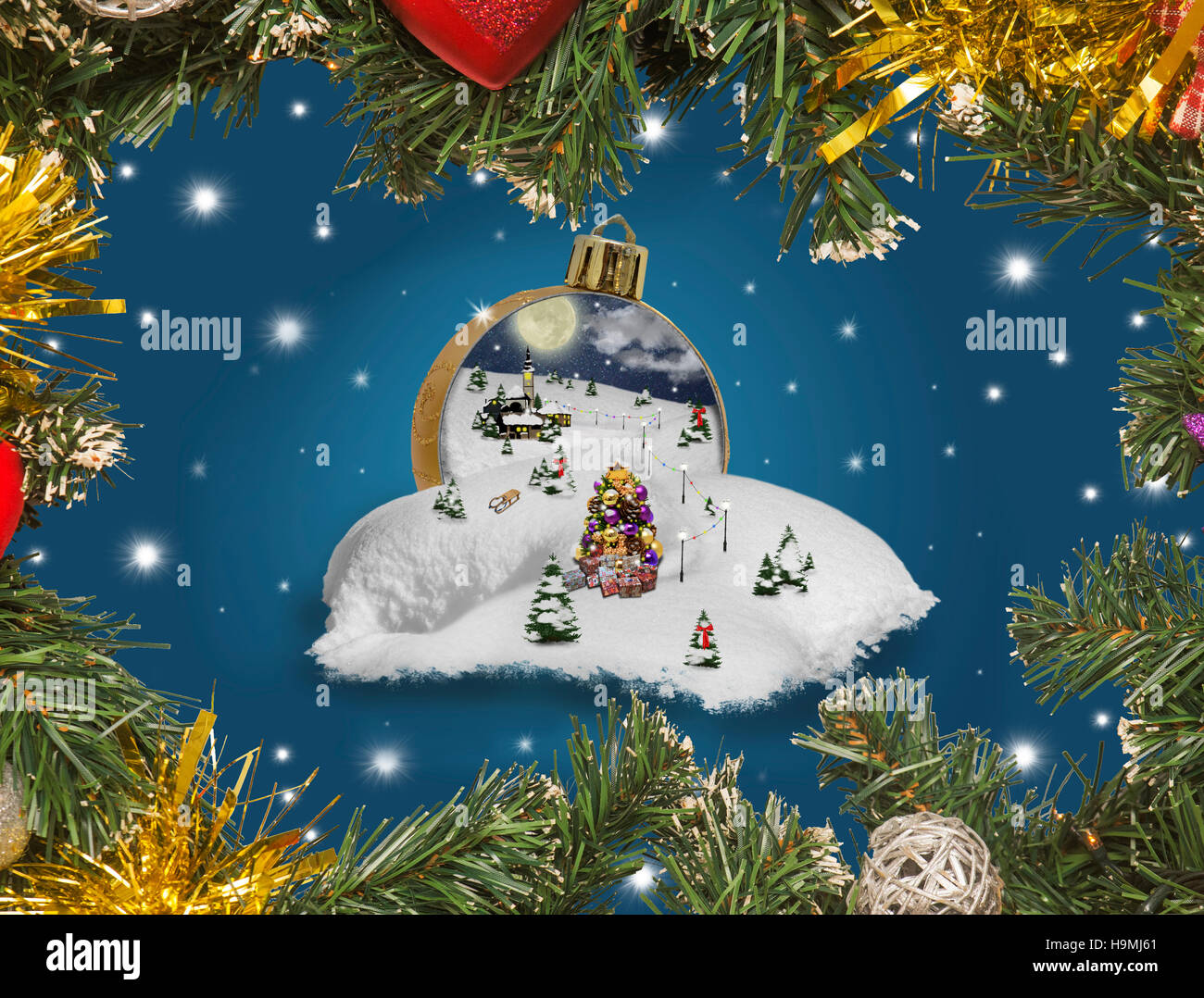 Il paese delle meraviglie in una palla di Natale Foto Stock