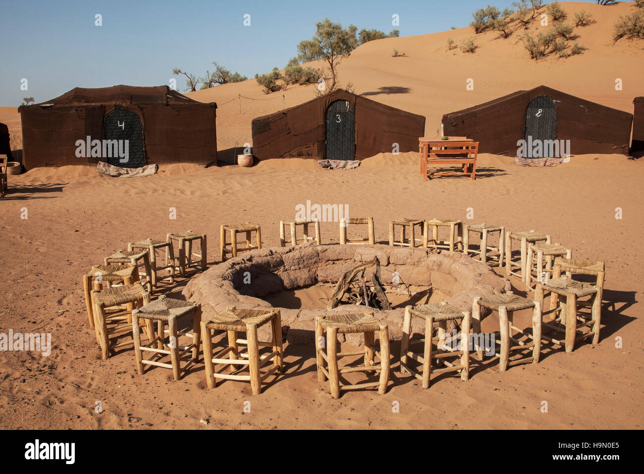Campeggio nel deserto del Sahara Foto Stock