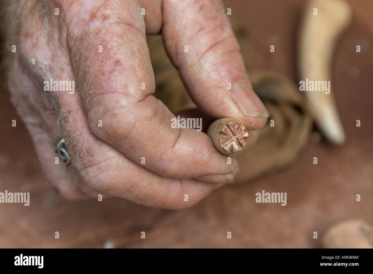 Fatto a mano attrezzi per ceramica Foto Stock