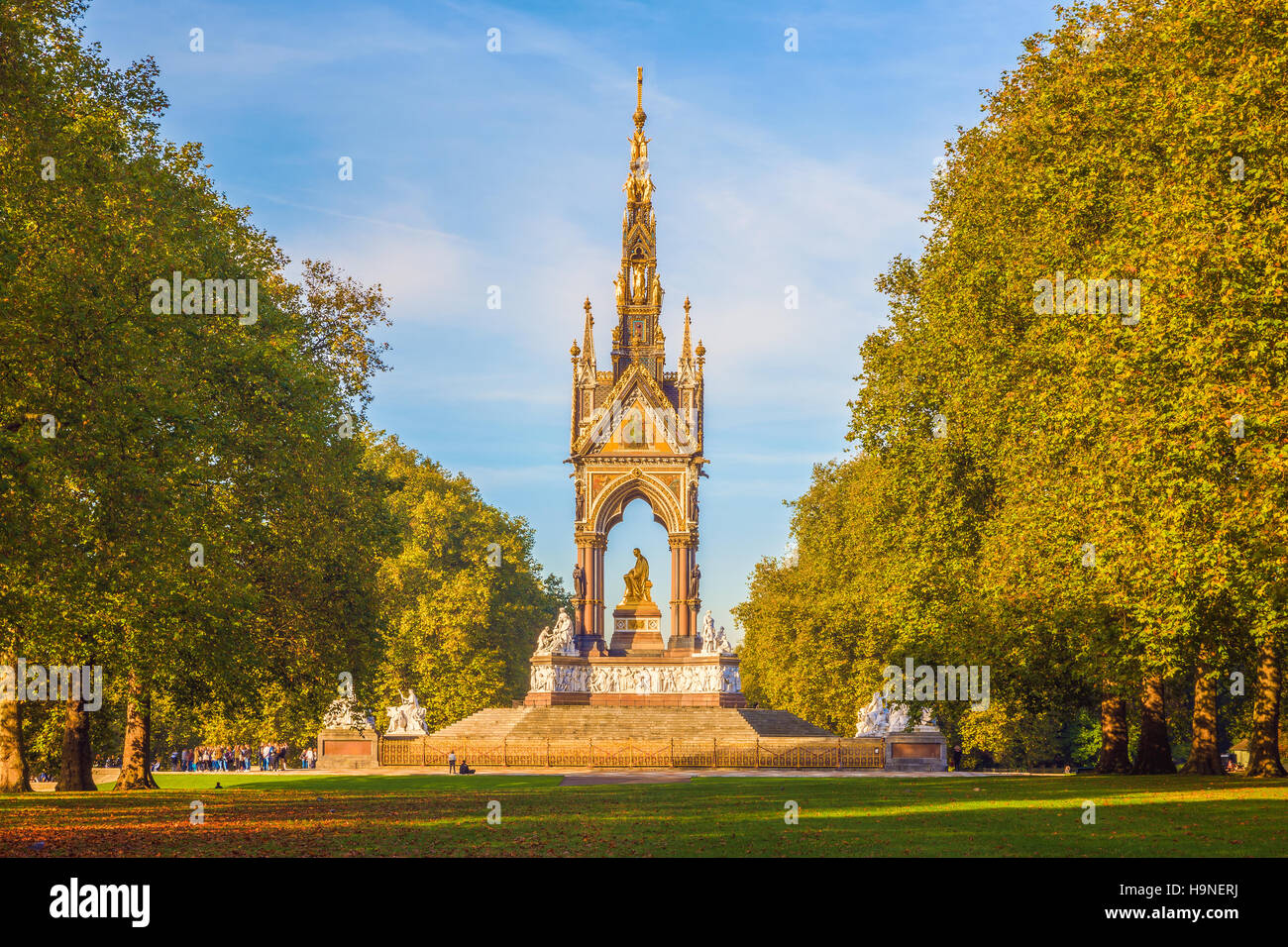 La stagione autunnale all'Albert Memorial a Londra Foto Stock