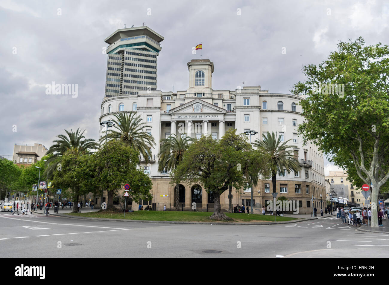 Settore Naval de Cataluña edificio di Barcellona, in Catalogna, Spagna, in un giorno nuvoloso. Foto Stock