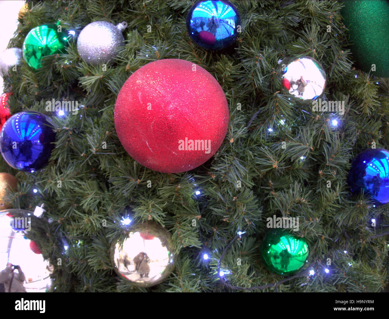 Albero Di Natale Con Palline Blu Albero di natale con palline verdi dell'albero di natale immagini e