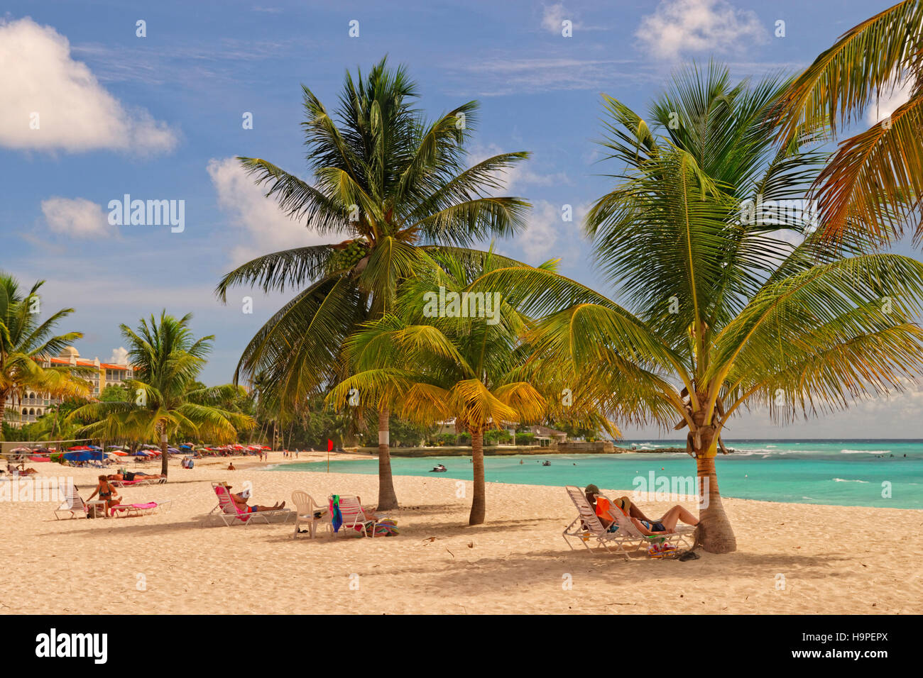 Dover spiaggia di fronte di Souther Palms Hotel, St. Lawrence Gap, Barbados, dei Caraibi. Foto Stock