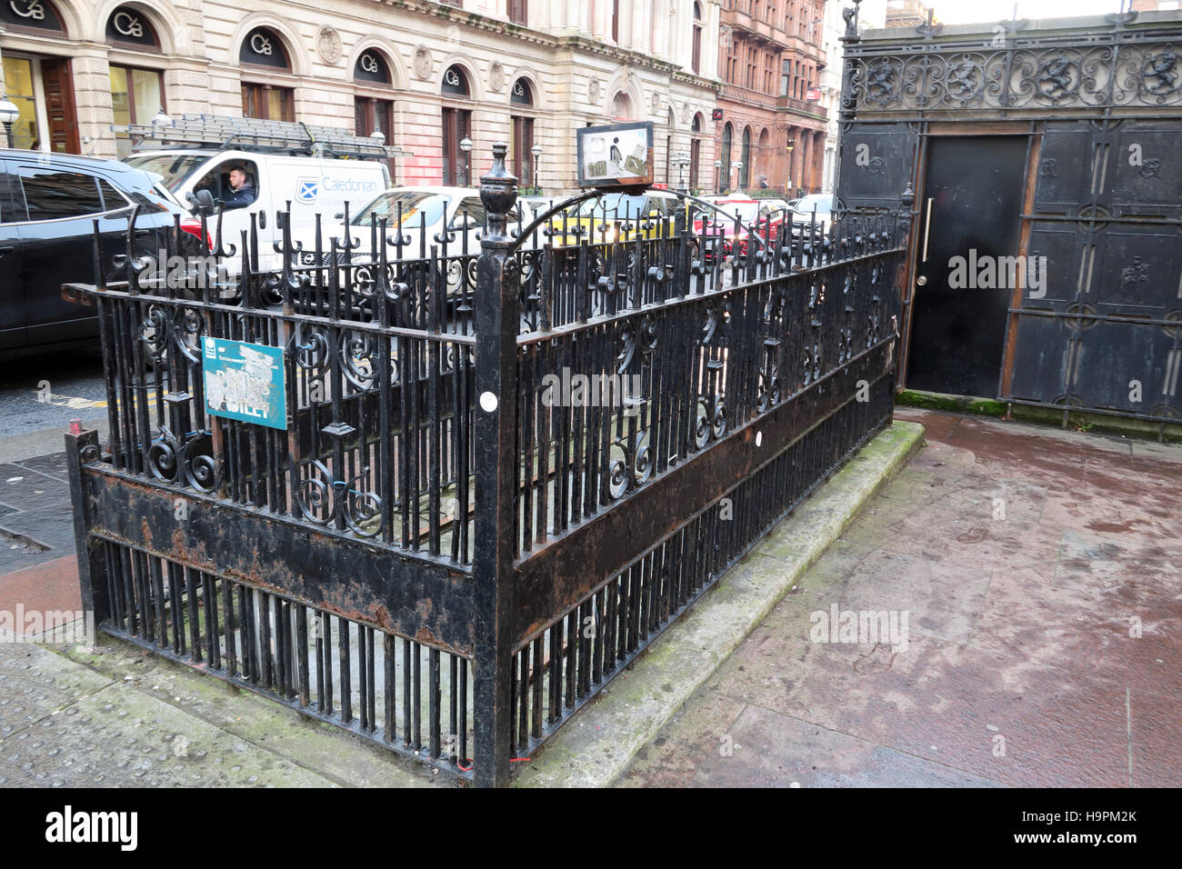 Chiuso wc pubblico nel centro della città di Glasgow, Scotland, Regno Unito Foto Stock