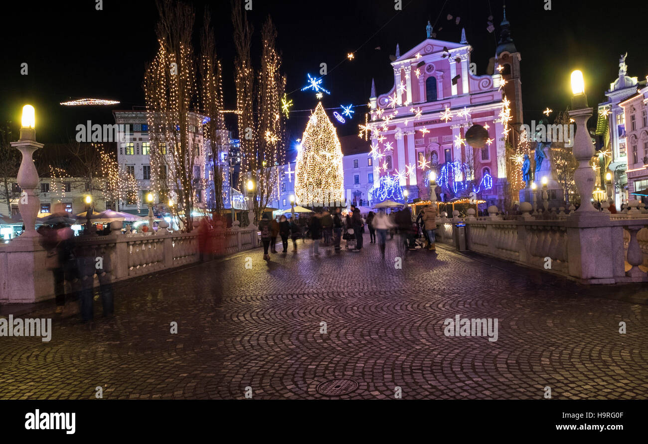 Le luci di Natale nel centro di Ljubljana Slovenia Foto Stock