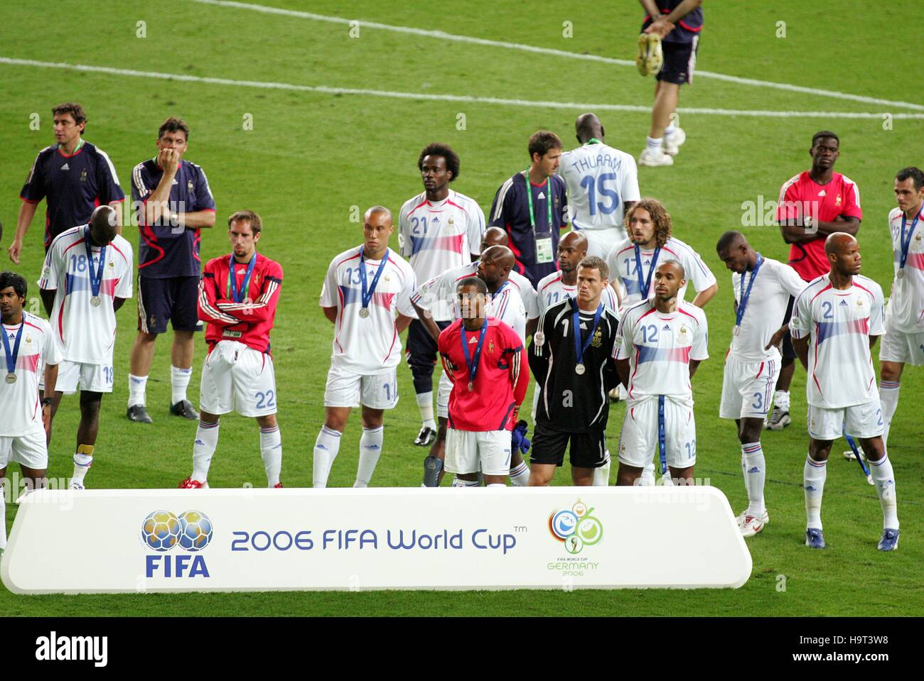 Il team francese dopo sparare FUORI ITALIA V FRANCIA OLYMPIASTADION BERLINO GERMANIA 09 Luglio 2006 Foto Stock