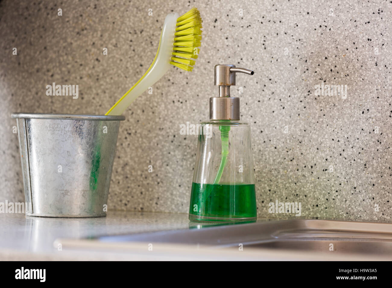 Portasapone liquido in ceramica immagini e fotografie stock ad alta  risoluzione - Alamy