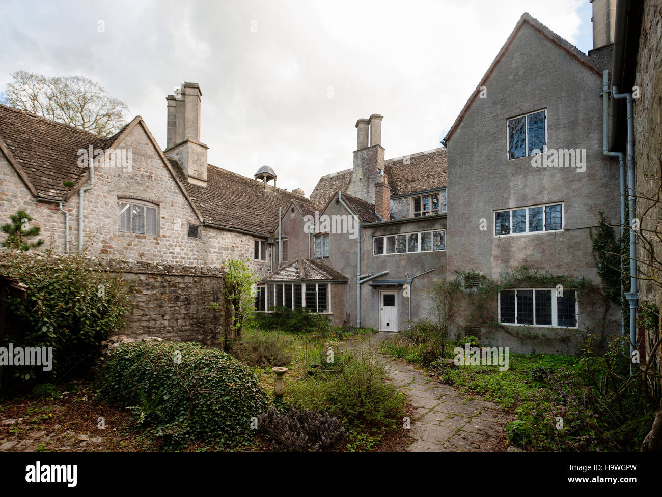 Il cortile ad Avebury Manor, Wiltshire. Foto Stock