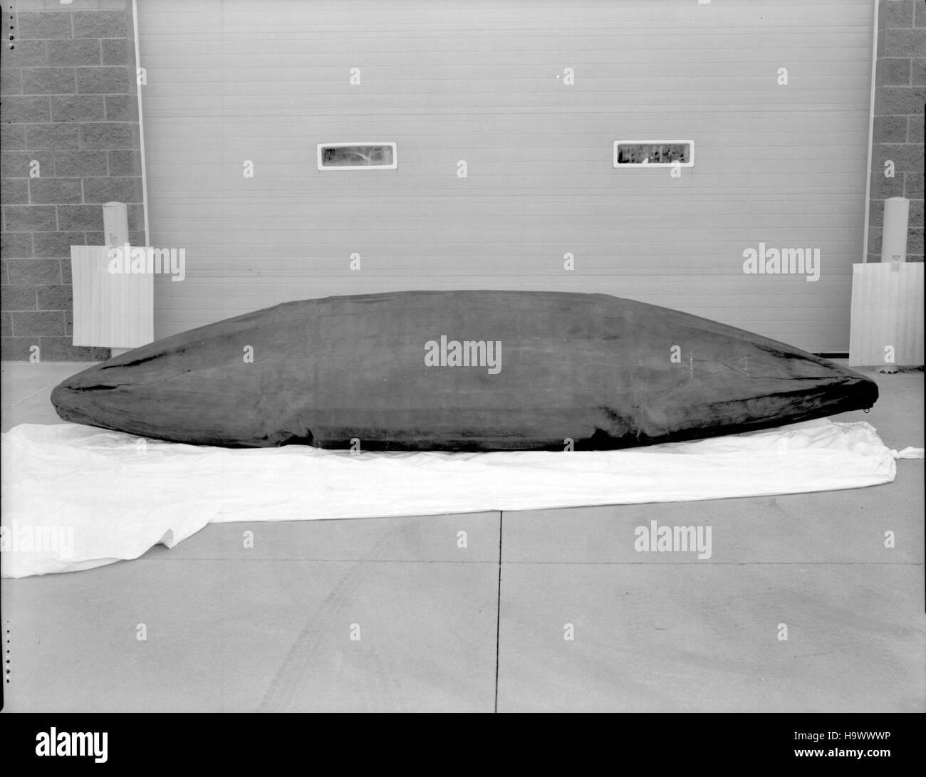 Un'immagine dal Parco Nazionale del Grand Canyon con la collezione storica di barche, tra cui una canoa pieghevole, che sottolinea il ruolo della nautica nella storia iniziale dell'esplorazione e della ricreazione del parco. Foto Stock