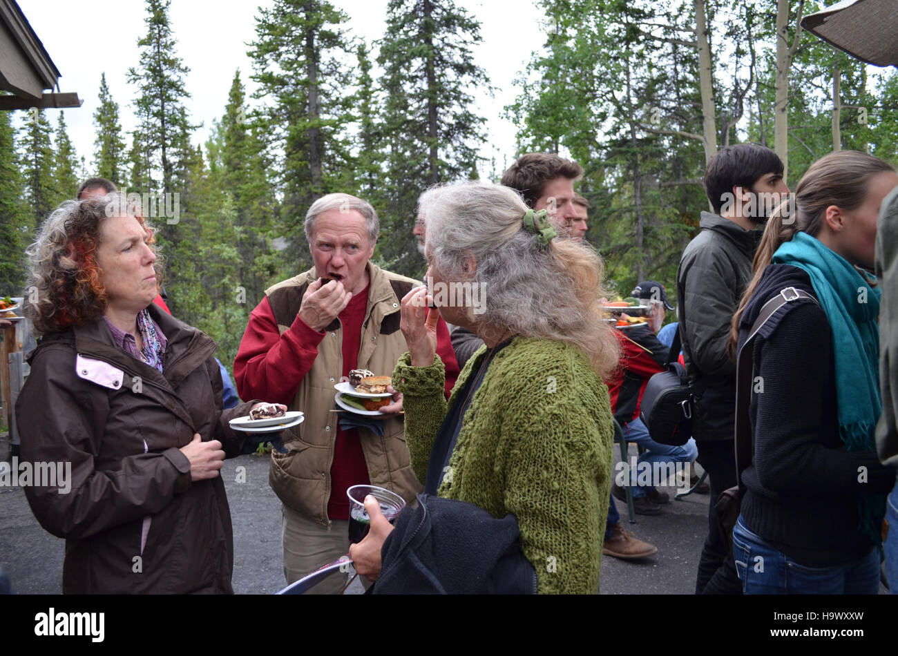 Il DVC Concert, contrassegnato dall'ID 7652286832, è una performance musicale che mette in mostra diverse composizioni. L'evento riunisce vari generi musicali, offrendo un'esperienza artistica con molteplici esibizioni di artisti diversi. Foto Stock