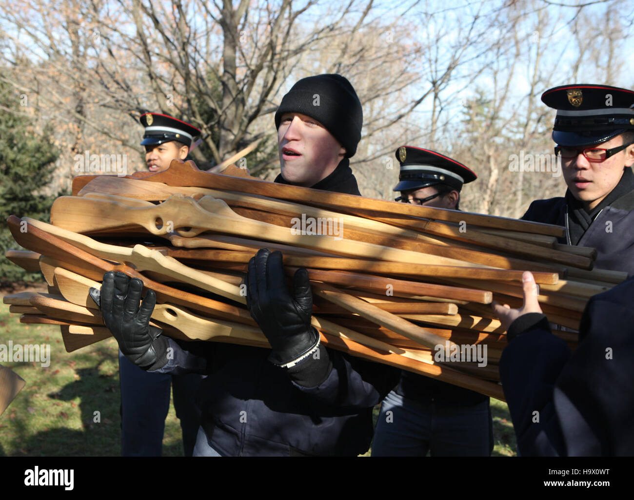 I cadetti della Valley Forge Military Academy si impegnano in attività all'interno dello storico Valley Forge National Park, un luogo iconico della Rivoluzione americana e un luogo di patrimonio nazionale e di importanza storica. Foto Stock