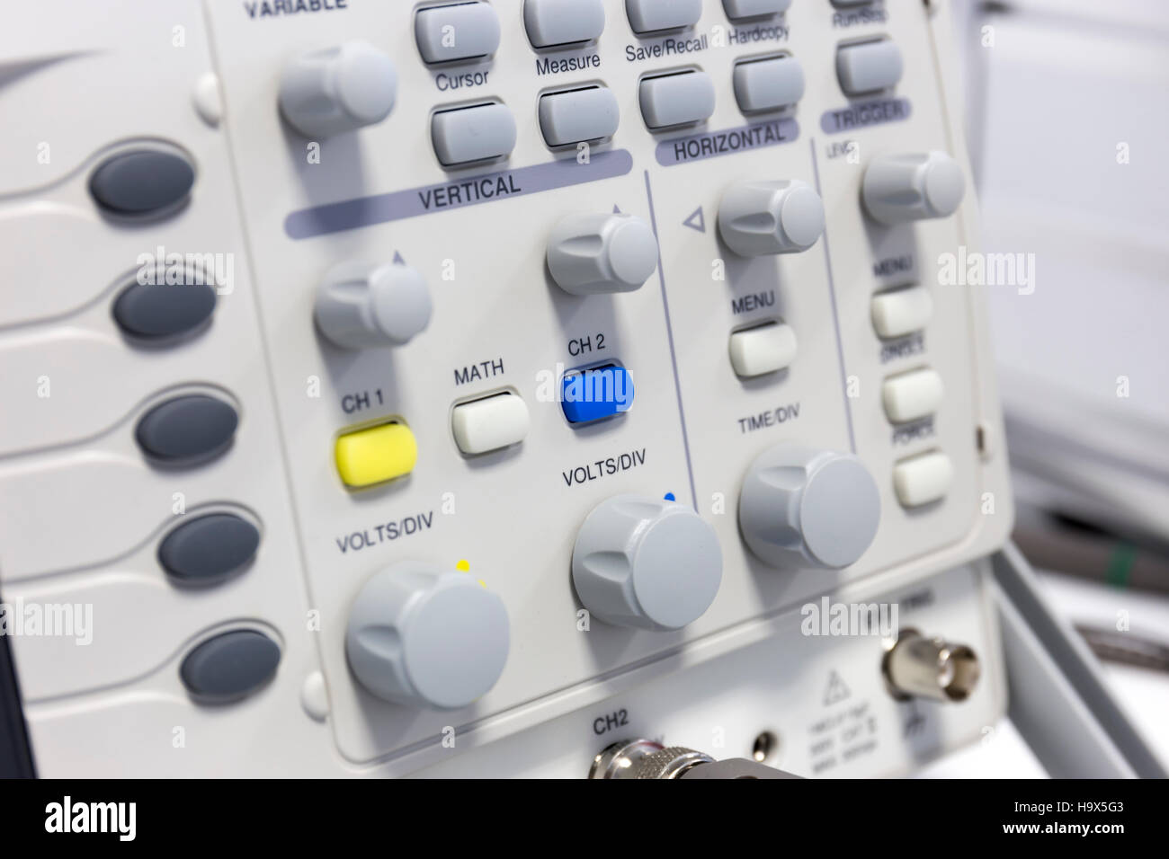 Pannello anteriore delle apparecchiature elettriche Foto Stock