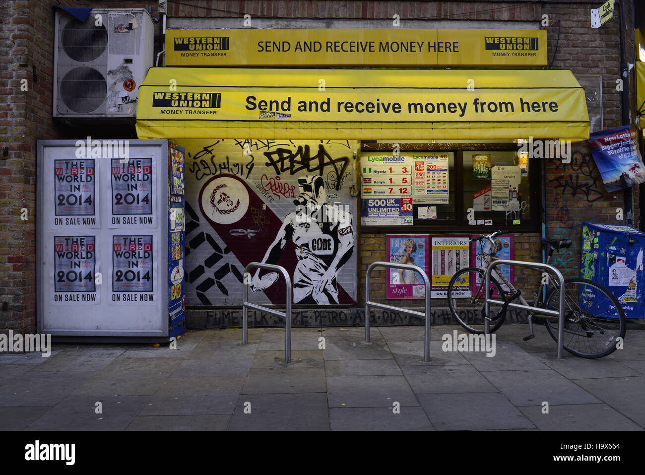 Western Union Money Transfer shop, Portobello Road, Londra Foto Stock