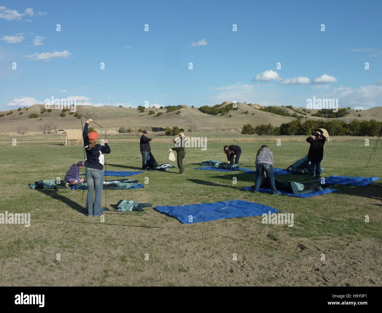 Gli studenti della scuola interna partecipano a un'esperienza in campeggio al Badlands National Park, guidati dai ranger del parco per conoscere le scienze naturali e la fauna selvatica locale. Foto Stock
