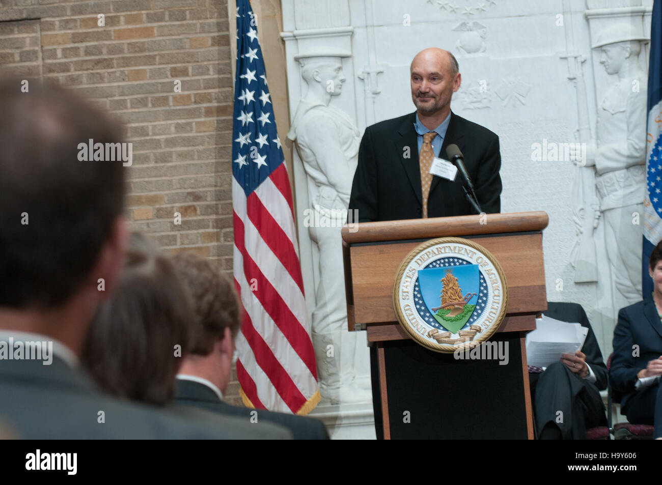 L'USDA promuove l'uso della biomassa per la produzione di energia, tra cui l'energia del legno, il combustibile a pellet e l'energia termica, sostenendo l'occupazione rurale e la sostenibilità ambientale. L'energia da biomassa contribuisce a ridurre la dipendenza dai combustibili fossili, a prevenire gli incendi e a promuovere la salute delle foreste attraverso la gestione dei residui e le pratiche di trattamento forestale. Foto Stock