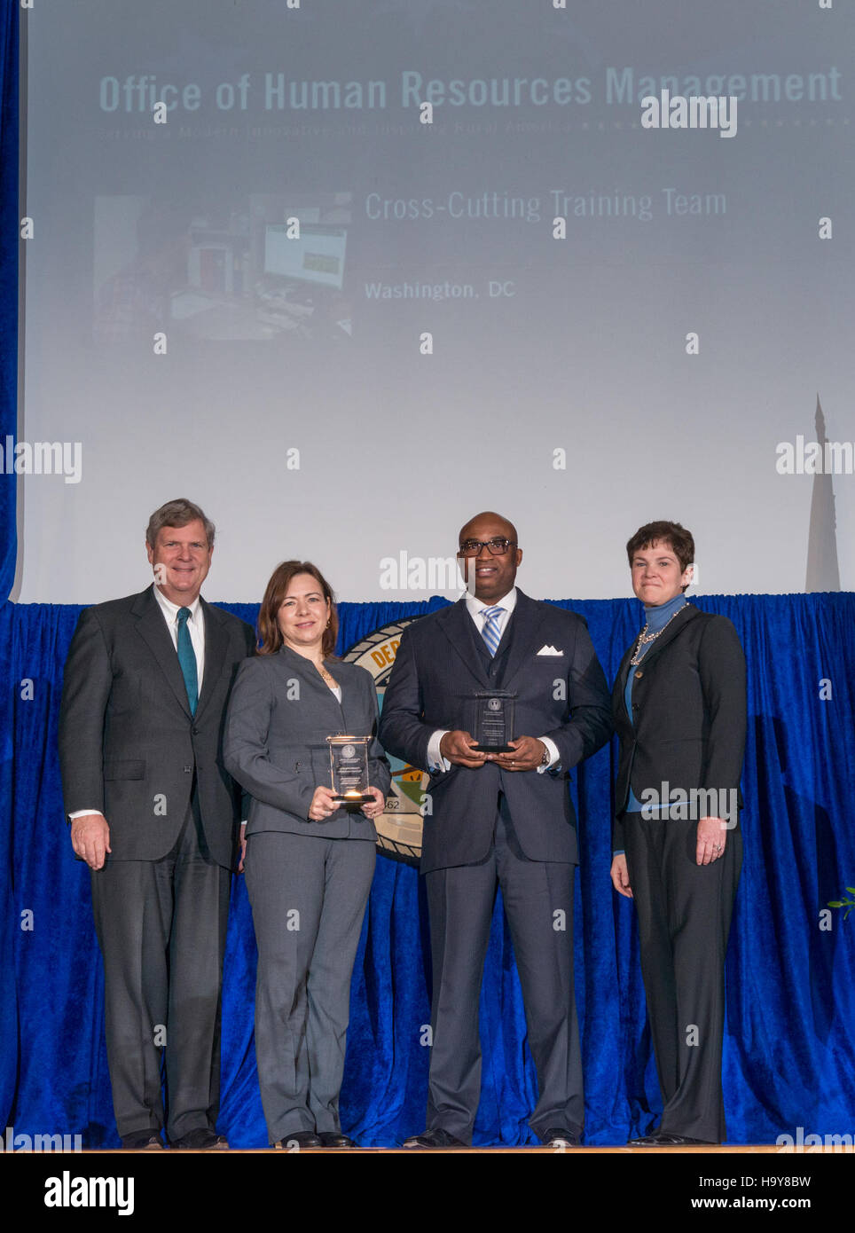 Il 65° Annual Secretary's Honor Awards, tenuto dall'USDA, ha riconosciuto individui e squadre eccezionali per i loro contributi al progresso agricolo e al servizio pubblico negli Stati Uniti. Foto Stock