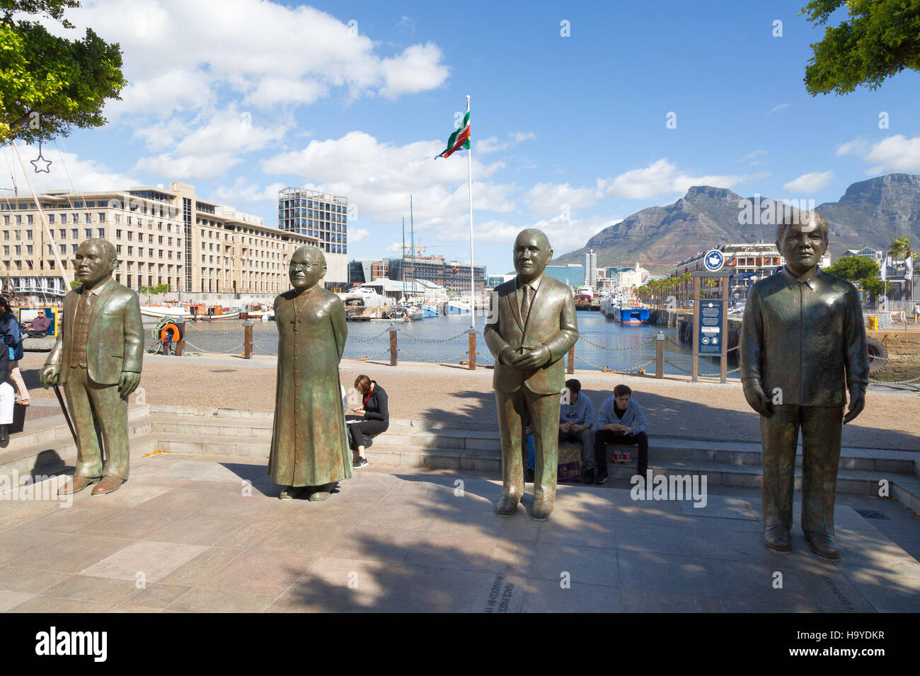 Statue del centro storico di politici sudafricani a Waterfront, Città del Capo, Sud Africa Foto Stock