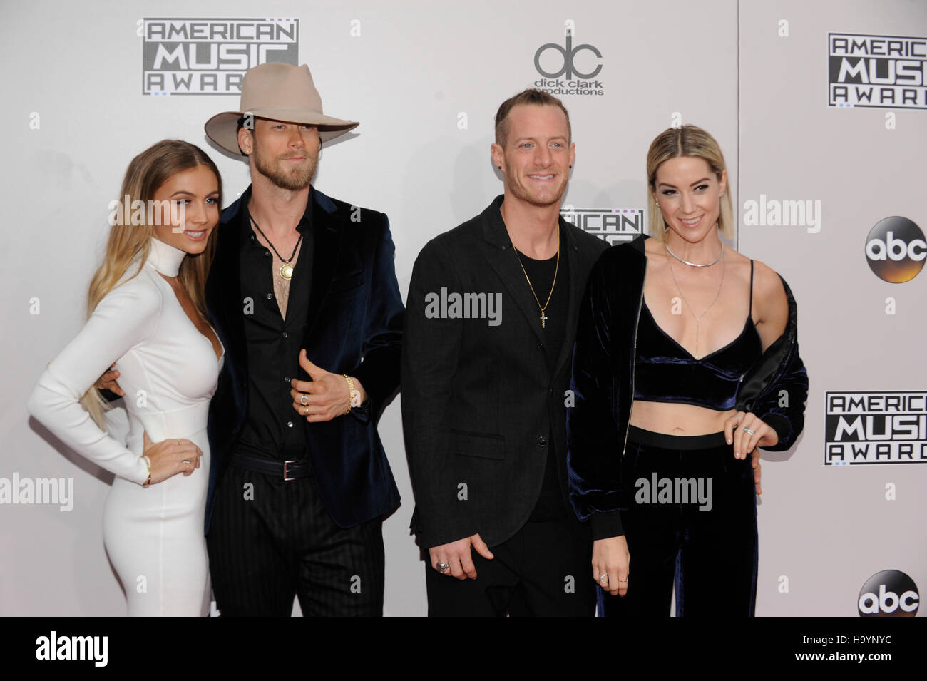Hayley Stommel Hubbard, Tyler Hubbard, Brian Kelley, Brittney Marie Cole Kelley della Florida Georgia la linea arriva a 2016 American Music Awards al teatro di Microsoft per il mese di novembre 20, 2016 a Los Angeles, California. Foto Stock