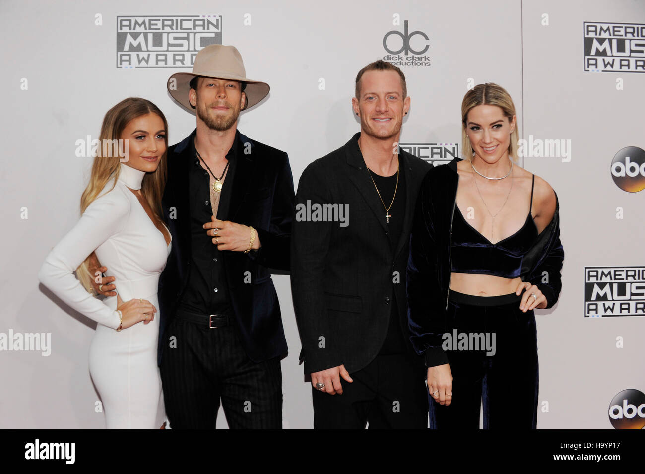 Hayley Stommel Hubbard, Tyler Hubbard, Brian Kelley, Brittney Marie Cole Kelley della Florida Georgia la linea arriva a 2016 American Music Awards al teatro di Microsoft per il mese di novembre 20, 2016 a Los Angeles, California. Foto Stock