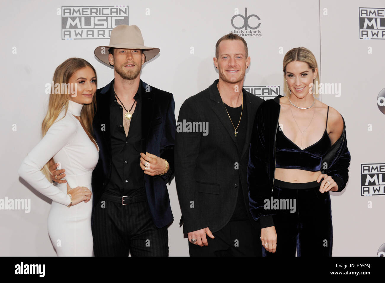 Hayley Stommel Hubbard, Tyler Hubbard, Brian Kelley, Brittney Marie Cole Kelley della Florida Georgia la linea arriva a 2016 American Music Awards al teatro di Microsoft per il mese di novembre 20, 2016 a Los Angeles, California. Foto Stock