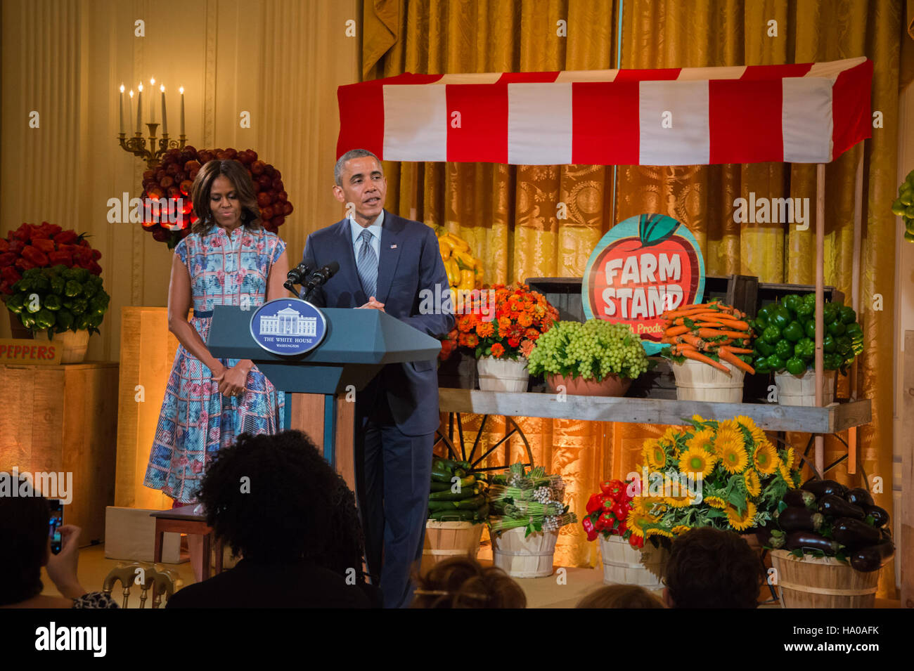 Un evento con il presidente Barack Obama e la First Lady Michelle Obama, che promuove un'alimentazione sana attraverso la Healthy Lunchtime Challenge. Il Center for Nutrition Policy and Programs (CNPP) dell'USDA sostiene iniziative volte a migliorare la salute pubblica attraverso pasti nutrienti. Foto Stock
