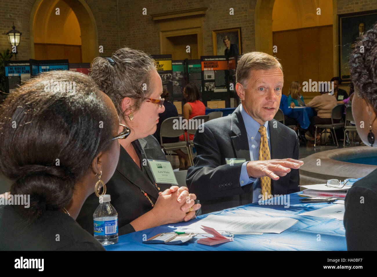 L'osservanza della giornata delle pari opportunità del 2014 presso il Dipartimento dell'Agricoltura degli Stati Uniti si è concentrata sulla parità di genere e sui contributi delle donne all'agricoltura e alle scienze, con programmi che celebrano i ruoli delle donne nello sviluppo nazionale e nella definizione delle politiche. Foto Stock