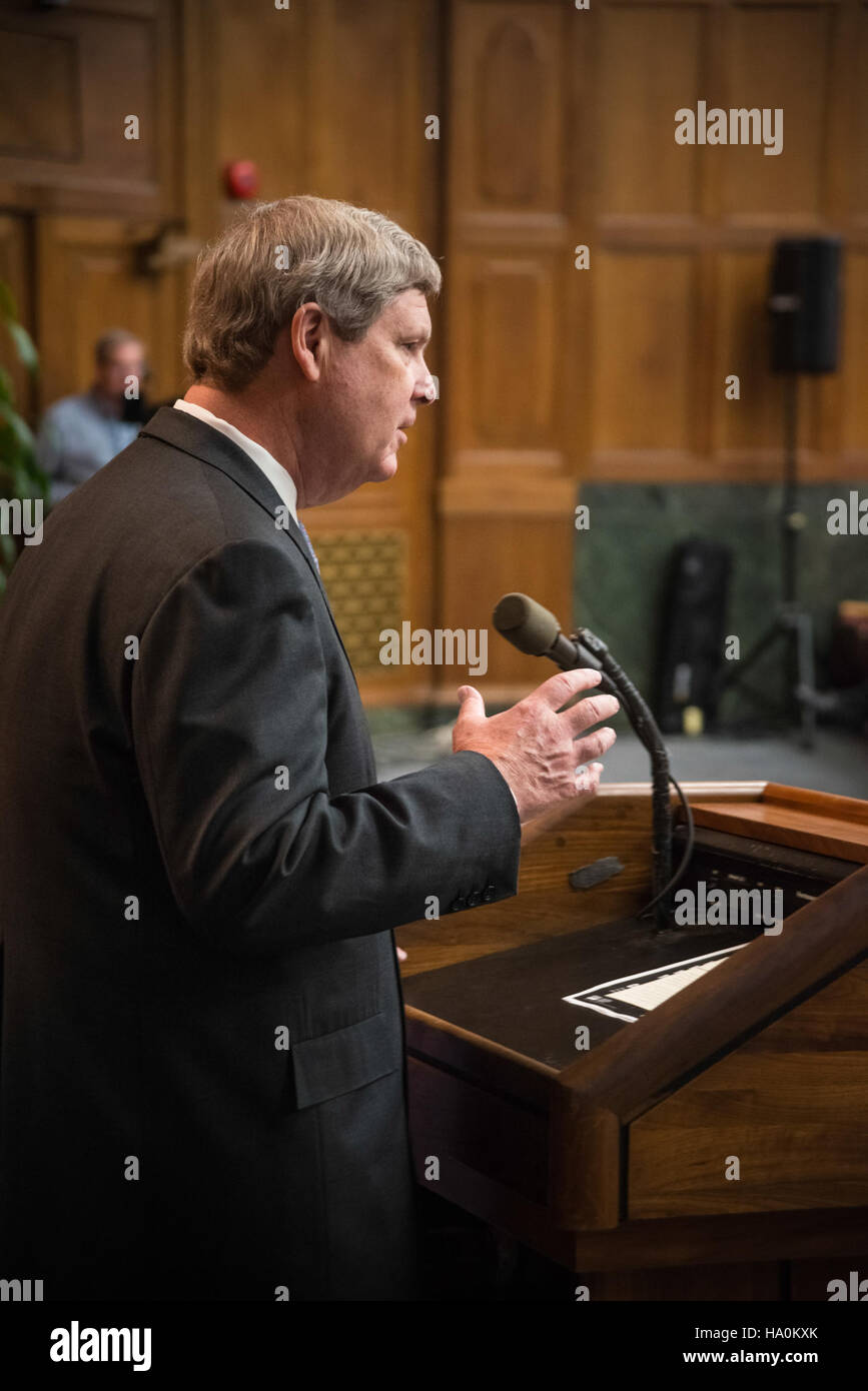 L'osservanza LGBT a Washington, D.C. celebra i contributi e i diritti della comunità LGBT. L'evento sottolinea l'inclusione sociale e la lotta in corso per l'uguaglianza all'interno della società e delle politiche nazionali. Foto Stock