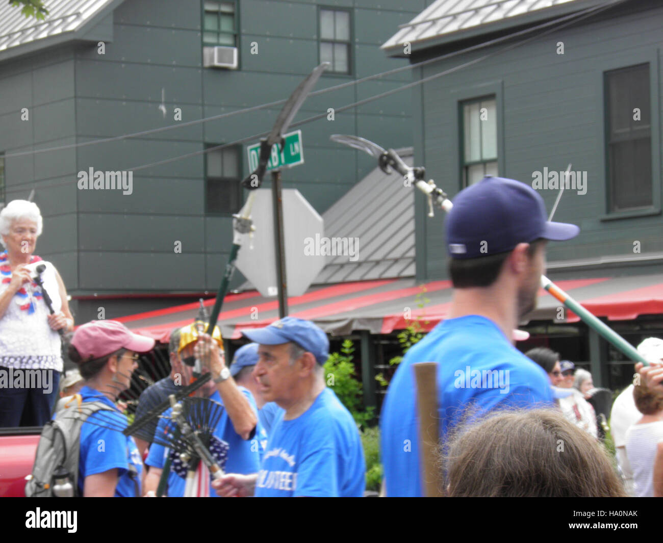 Questa immagine presenta uno studio scientifico in corso, incentrato sul lavoro sul campo e sulla scienza naturale in ambienti esterni. Lo studio prevede il monitoraggio degli ecosistemi e della loro salute. Foto Stock