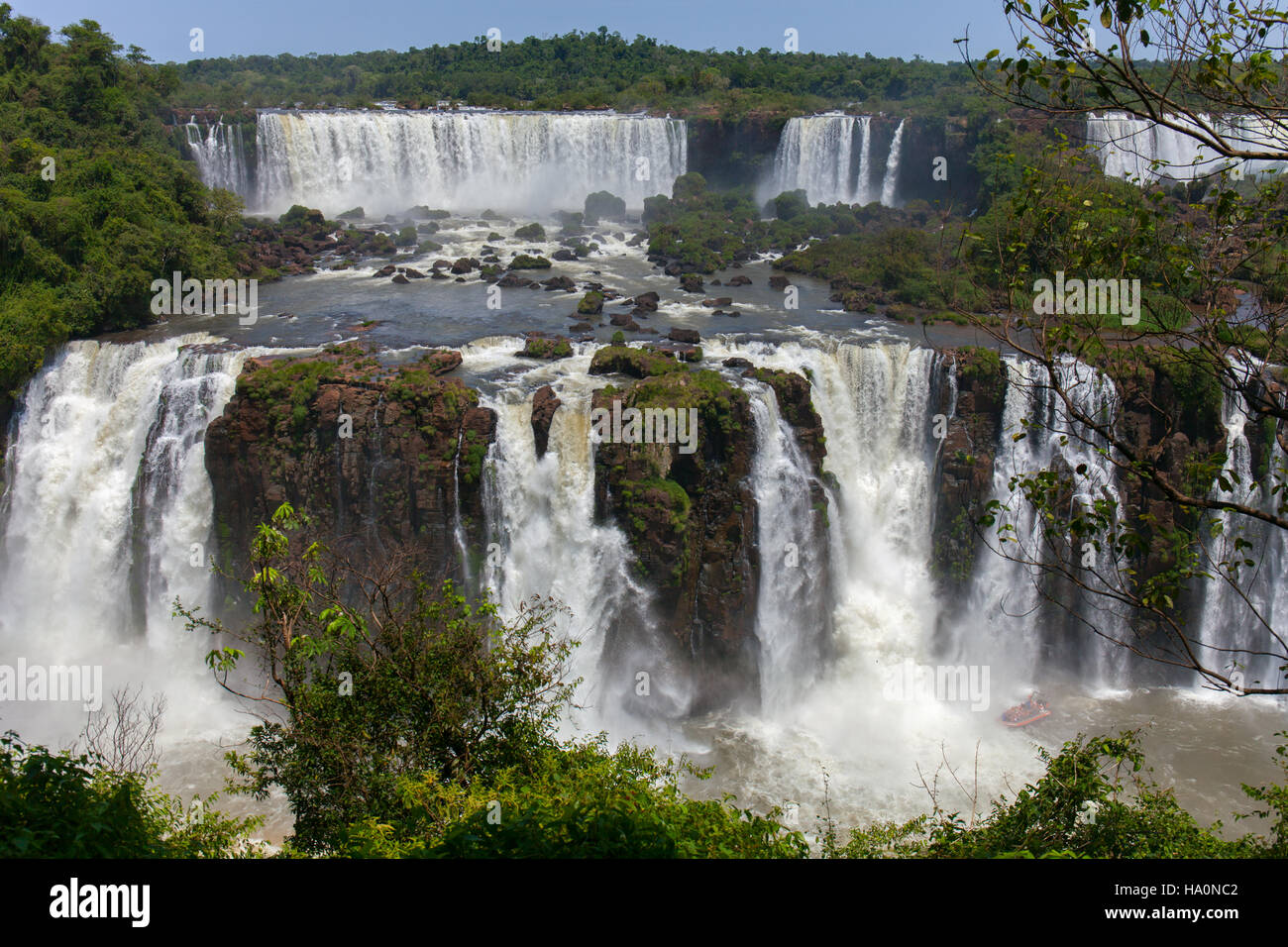 Cascate di Iguassù, uno del mondo grandi meraviglie naturali Foto Stock