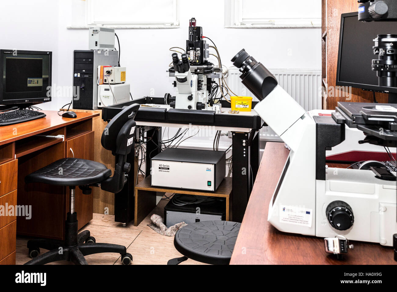 Una forza atomica microscopi nel Dipartimento di Scienza dei Materiali presso l'Istituto di Fisica Nucleare a Cracovia, Polonia Foto Stock