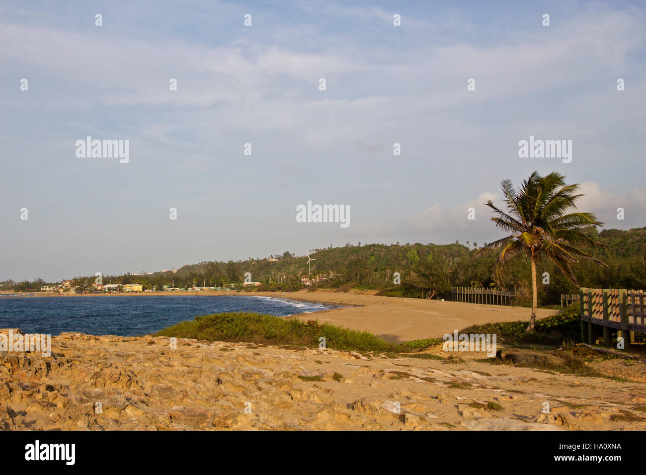 A lato della spiaggia vista da el Poso de Jacinto In spiaggia Jobos, Isabela Puerto Rico Foto Stock