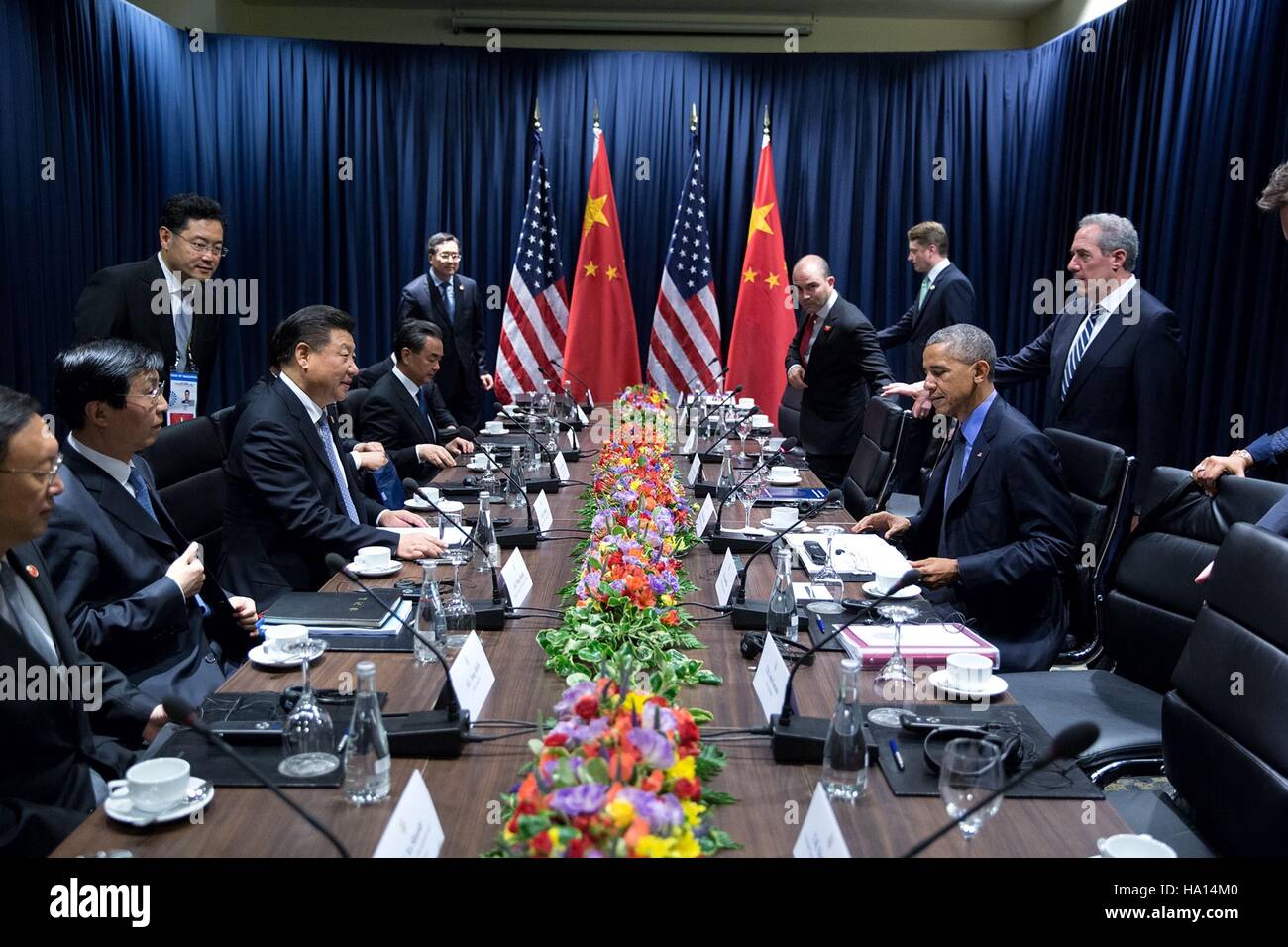 Stati Uniti Il presidente Barack Obama e il presidente cinese Xi Jinping partecipare ad un incontro al JW Marriott Hotel Lima Novembre 19, 2016 a Lima in Perù. Foto Stock