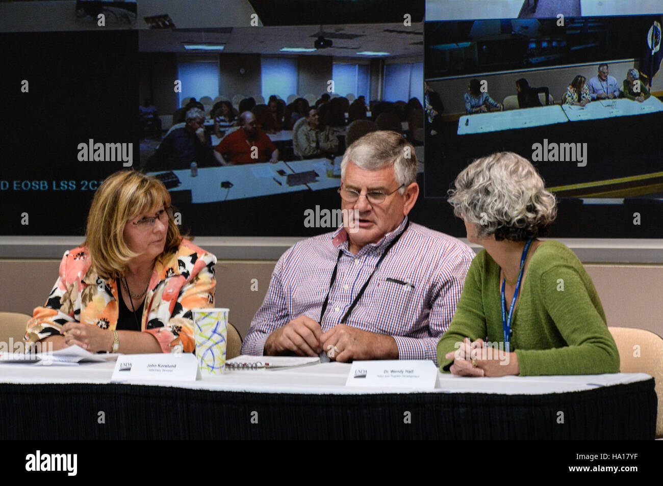 Il Dipartimento dell'Agricoltura degli Stati Uniti si occupa dell'influenza aviaria ad alta patogenicità (HPAI) attraverso misure preventive e sensibilizzazione dell'opinione pubblica per proteggere l'industria avicola e gli uccelli selvatici. Foto Stock