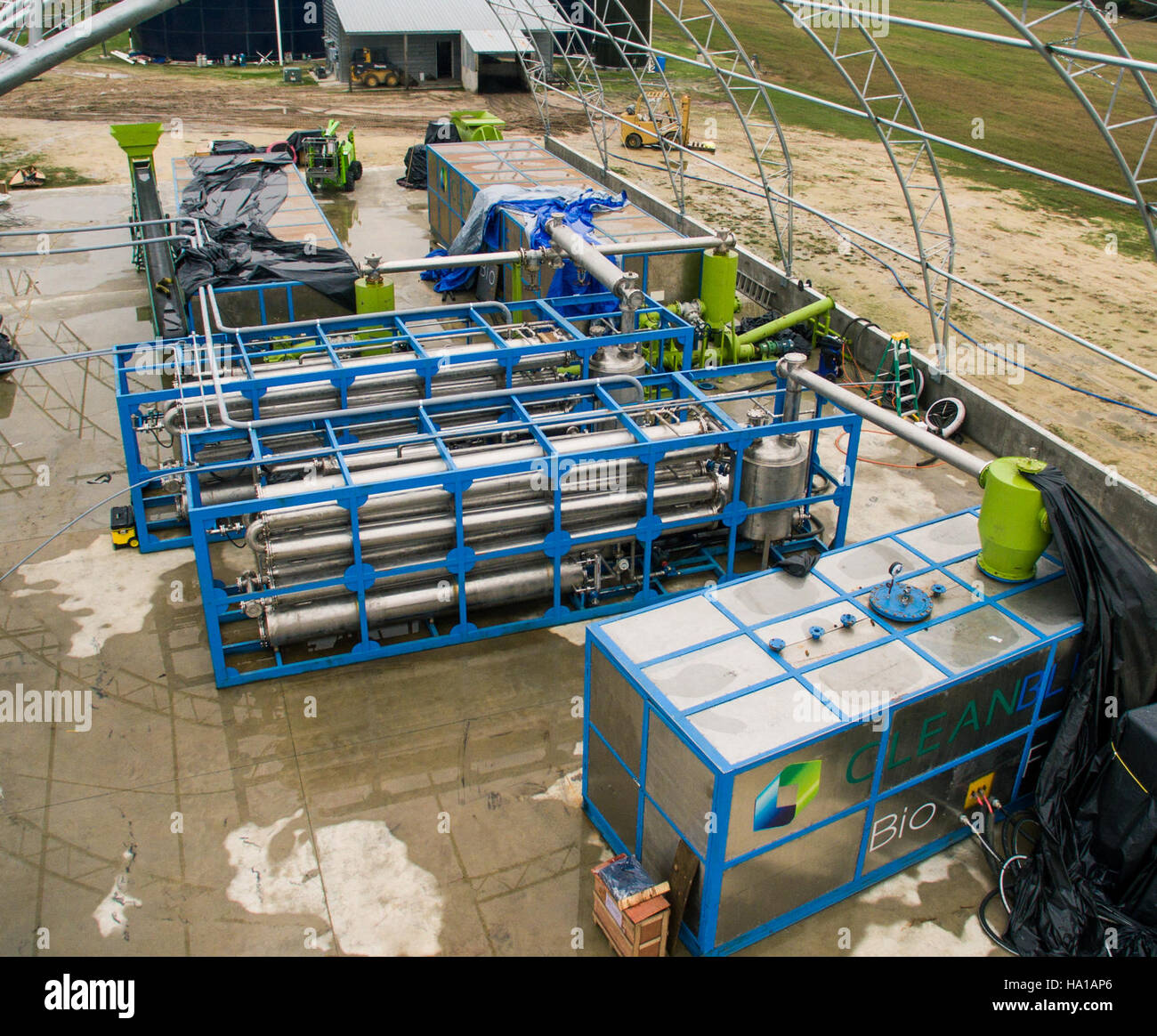 Il programma di sviluppo rurale dell'USDA sostiene progetti per le energie rinnovabili, come i sistemi di trattamento dei rifiuti animali per le operazioni suine. Ciò include tecnologie per il controllo dell'ammoniaca, la riduzione degli odori e il recupero dei nutrienti, che contribuiscono a pratiche agricole sostenibili attraverso soluzioni avanzate di gestione dei rifiuti. Foto Stock