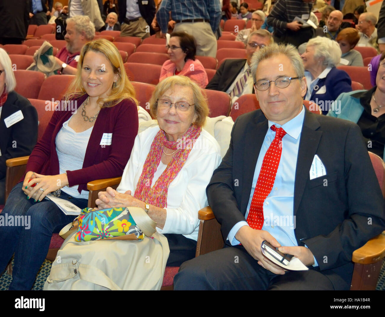 I membri della famiglia si riuniscono alla 25a conferenza annuale Morris Hansen, un evento incentrato sulla ricerca agricola, le statistiche e le discussioni politiche condotte da esperti del settore. Foto Stock